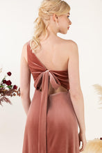 Load image into Gallery viewer, Sheath Sweep-Brush Train Velvet Bridesmaid Dress Formal Dresses
