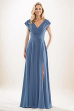 Load image into Gallery viewer, A-Line Maxi Chiffon Mother Of The Bride Dress
