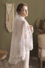 Load image into Gallery viewer, Two-tier Lace Edge Tulle Lace Hip Veils with Appliques
